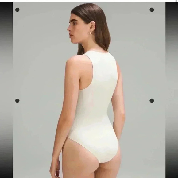 Lululemon Wundermost Ultra-Soft Nulu High-Neck Sleeveless Bodysuit - Bone - M - Picture 4 of 11